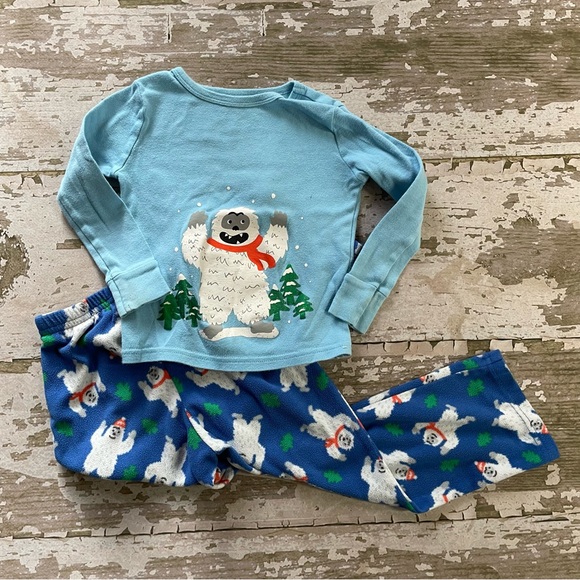 Pajamas - Picture 4 of 6